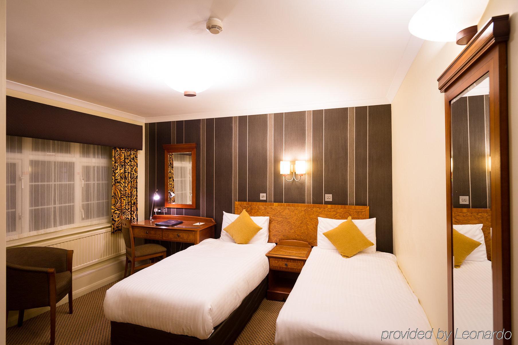 The Royal Chace Hotel Енфілд Номер фото
