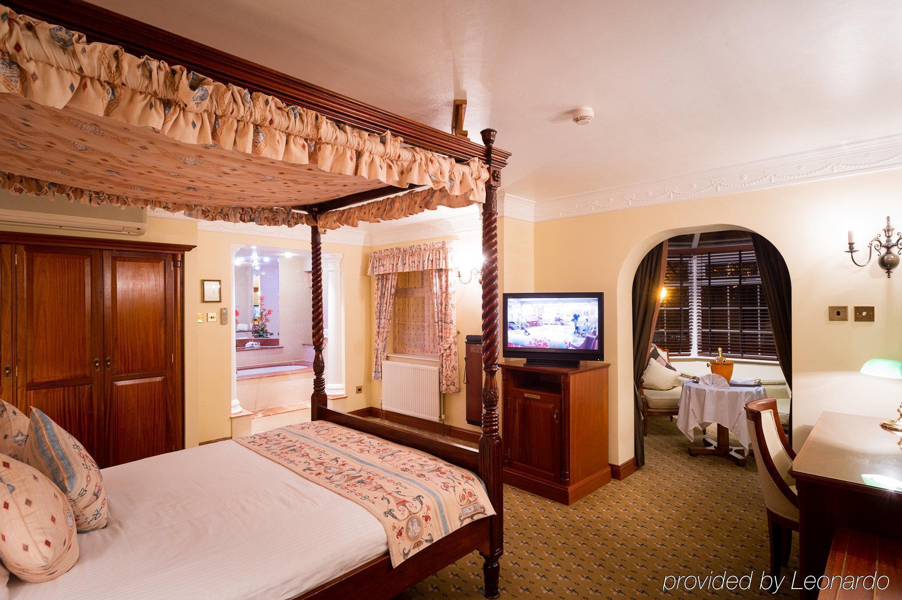 The Royal Chace Hotel Енфілд Номер фото